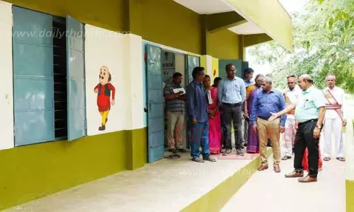 வளர்ச்சி திட்டப்பணிகளை மாவட்ட கண்காணிப்பு அலுவலர் ஆய்வு