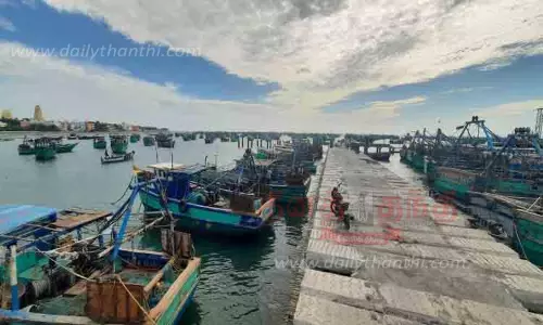 ராமேசுவரத்தில் விசைப்படகு மீனவர்கள் வேலைநிறுத்தம்