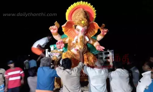 ஐகோர்ட்டு உத்தரவு எதிரொலி; விநாயகர் சிலைகளை எடுத்துச்செல்ல அதிகாரிகள் நிபந்தனையுடன் அனுமதி