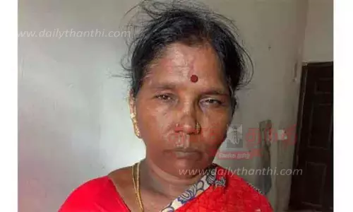 பஸ் பயணிகளிடம் நகை திருடிய தமிழக பெண் கைது பஸ் பயணிகளிடம் நகை திருடிய தமிழக பெண் கைது