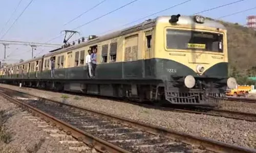 நாளை மின்சார ரெயில்கள் ஞாயிறு கால அட்டவணைபடி இயக்கப்படும்