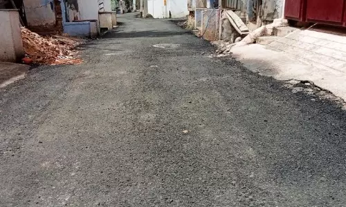 தரமற்ற சாலையால் வீணாகும்மக்களின் வரிப்பணம்