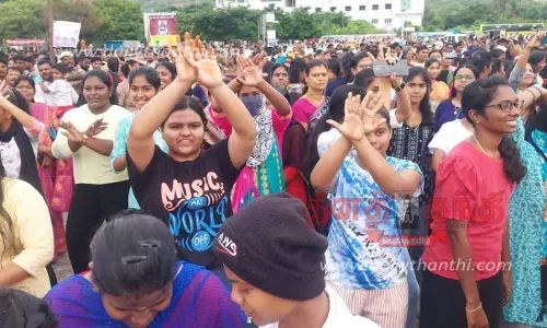 திருவண்ணாமலை ஈசானிய மைதானத்தில்ஹாப்பி ஸ்ட்ரீட் நிகழ்ச்சி