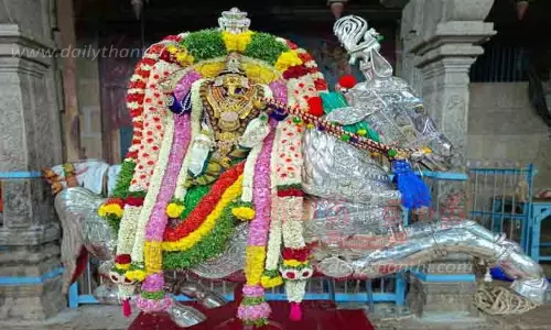 வெள்ளி குதிரை வாகனத்தில் கற்பக விநாயகர்