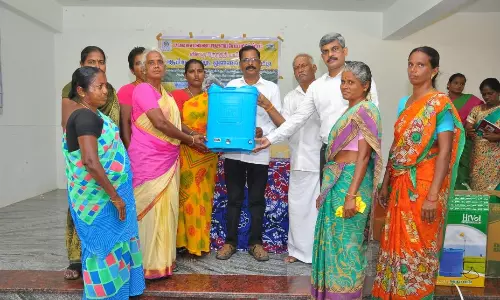 விவசாயிகளுக்கு வேளாண் இடுபொருட்கள் வழங்கல்