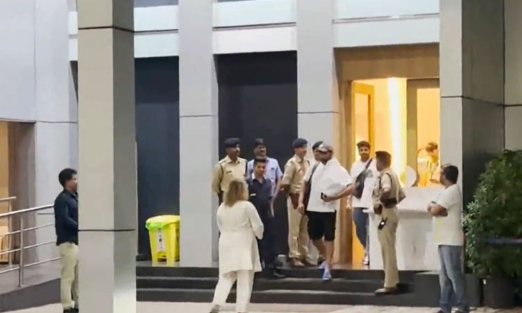 ஆசிய கோப்பையை வென்ற இந்திய அணி மும்பை வந்தடைந்தது - வீடியோ...!