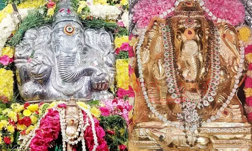 சதுர்த்தி விழாவையொட்டி விநாயகர் கோவில்களில் சிறப்பு பூஜைமாவட்டத்தில் 1,500 சிலைகள் வைத்து வழிபாடு