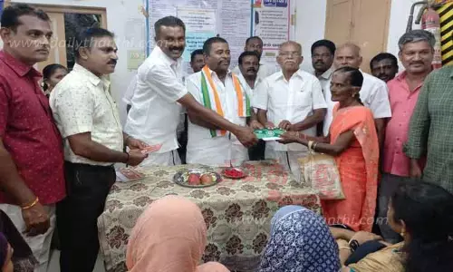 பெண்களுக்கு கலைஞர் மகளிர் உரிமைத்தொகை; எம்.எல்.ஏ. வழங்கினார்