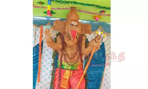 மதுரையில் வெட்டிவேர் அலங்காரத்தில்  விநாயகர்