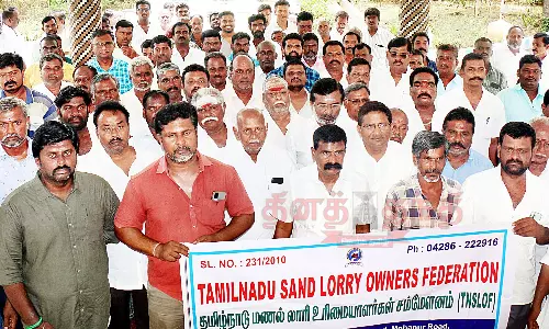 மணல் குவாரிகளை மீண்டும் திறக்க கோரிக்கை