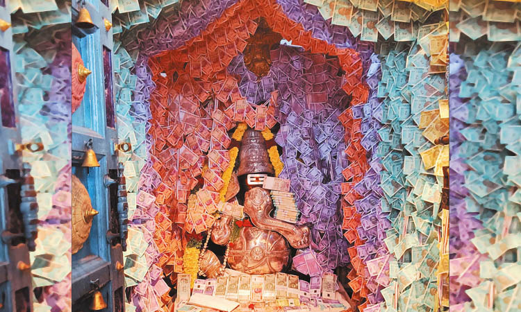 15 லட்சம் ரூபாய் நோட்டுகள் அலங்காரத்தில் விநாயகர்