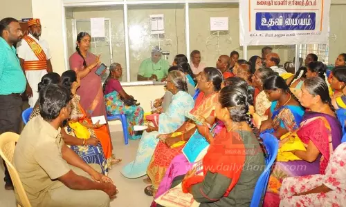 கலைஞர் உரிமைத்தொகை கிடைக்காதவர்கள் உதவி மையத்தை அணுகி ஆலோசனை பெறலாம்-கலெக்டர்