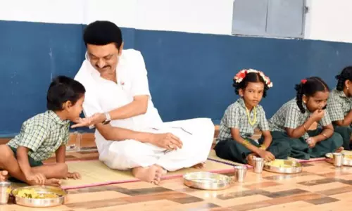 நாட்டுக்கே வழிகாட்டும் காலை உணவுத் திட்டம் - முதல்-அமைச்சர் மு.க.ஸ்டாலின் பெருமிதம் நாட்டுக்கே வழிகாட்டும் காலை உணவுத் திட்டம் - முதல்-அமைச்சர் மு.க.ஸ்டாலின் பெருமிதம்