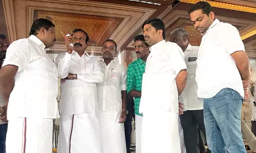 மேடை அமைக்கும் பணியை அமைச்சர் ஆய்வு