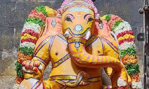 கணக்க விநாயகருக்கு சந்தன காப்பு அலங்காரம்