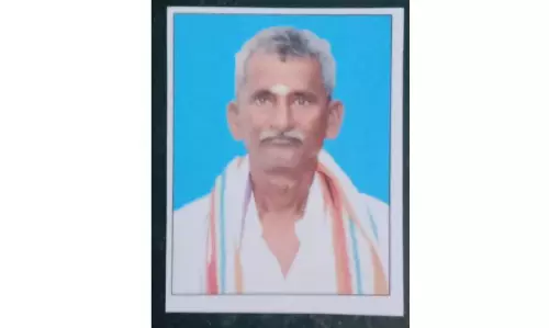 கார் மோதி தம்பதி பலி