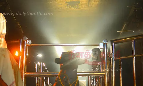 தெப்பக்குளம் முக்தீஸ்வரர் கோவிலில் மூலவர் மீது சூரிய கதிர்கள் விழும் அதிசய நிகழ்வு