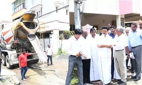 சாலைப் பணிகள் - தலைமைச் செயலாளருக்கு முதல்-அமைச்சர் மு.க.ஸ்டாலின் உத்தரவு சாலைப் பணிகள் - தலைமைச் செயலாளருக்கு முதல்-அமைச்சர் மு.க.ஸ்டாலின் உத்தரவு