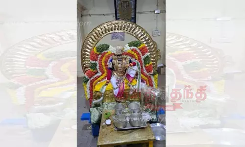 சந்திர பிரபை வாகனத்தில் எழுந்தருளிய அண்ணன் பெருமாள்