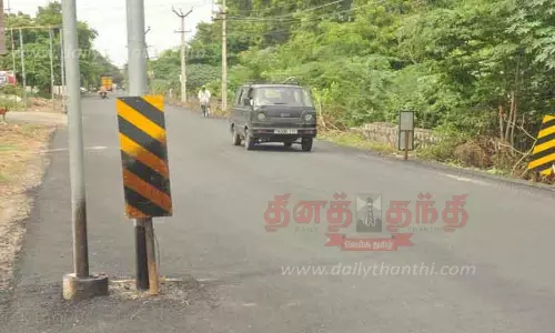 ஈரோடு நாடார் மேட்டில் விபத்தை ஏற்படுத்தும் மின்கம்பங்கள்