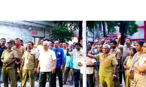 பழைய பென்ஷன் திட்டத்தை அமல்படுத்தக்கோரி தபால் ஊழியர்கள் ஆர்ப்பாட்டம்