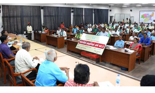 பாலாற்றில் இருந்து ஏரிகளுக்கு தண்ணீர் திருப்பிவிட வேண்டும்