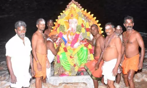 திருச்செந்தூர் கோவில் கடலில்விநாயகர் சிலை கரைப்பு திருச்செந்தூர் கோவில் கடலில்விநாயகர் சிலை கரைப்பு