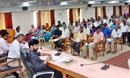 நடவு எந்திரங்கள், களை எடுக்கும் கருவி கிடைக்க ஏற்பாடு செய்ய வேண்டும்