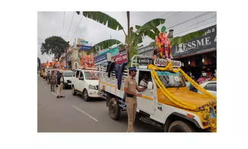 குன்னூரில், 108 விநாயகர் சிலை ஊர்வலம் குன்னூரில், 108 விநாயகர் சிலை ஊர்வலம்