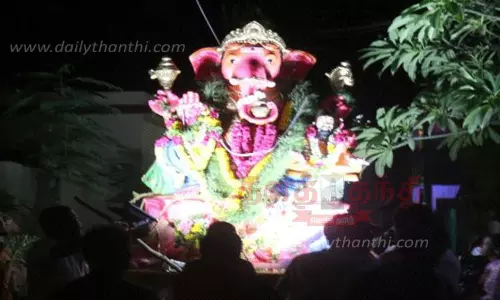 மேலப்பாளையம் பகுதியில் விநாயகர் சிலை ஊர்வலம்