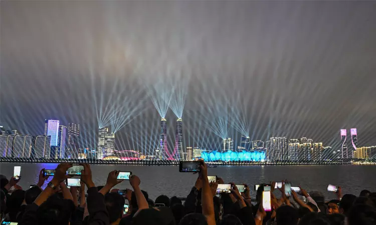 ஆசியா விளையாட்டு போட்டிகள்: கலை நிகழ்ச்சிகளுடன் கோலாகல தொடக்கம்...! ஆசியா விளையாட்டு போட்டிகள்: கலை நிகழ்ச்சிகளுடன் கோலாகல தொடக்கம்...!