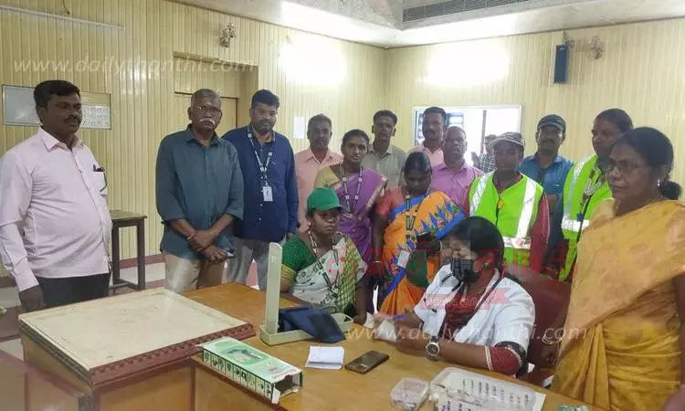 துப்புரவு தொழிலாளர்களுக்கு மருத்துவ முகாம் துப்புரவு தொழிலாளர்களுக்கு மருத்துவ முகாம்