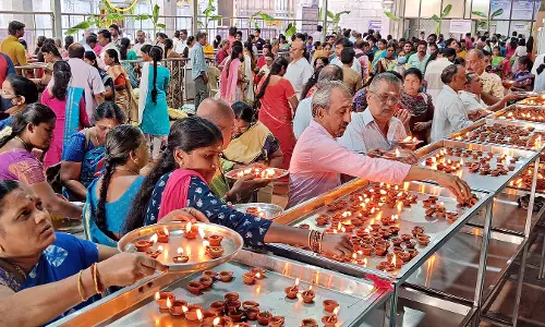 பெருமாள் கோவில்களில் பக்தர்கள் கூட்டம்