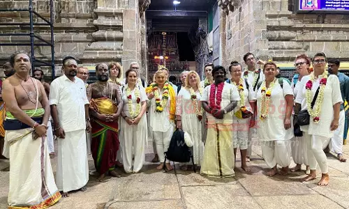 அமிர்தகடேஸ்வரர் கோவிலில் ரஷ்ய நாட்டினர் ஆயுள் விருத்தி ஹோமம்