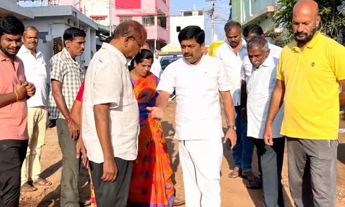 பொதுமக்களிடம் குறைகளை கேட்டமேயர்