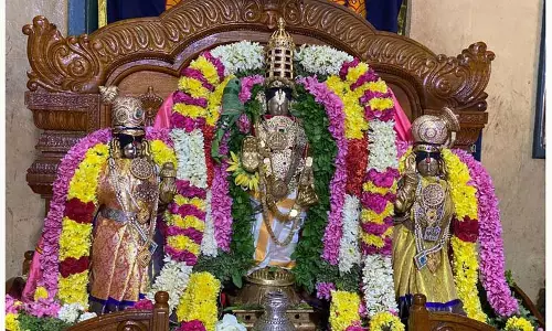 புரட்டாசி முதல் சனிக்கிழமையையொட்டிஉலகளந்த பெருமாள் கோவிலில் சிறப்பு பூஜைஏராளமான பக்தர்கள் தரிசனம்