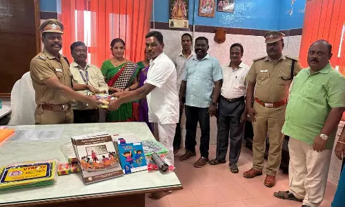 கைதிகளுக்கு கல்வி உபகரணம்