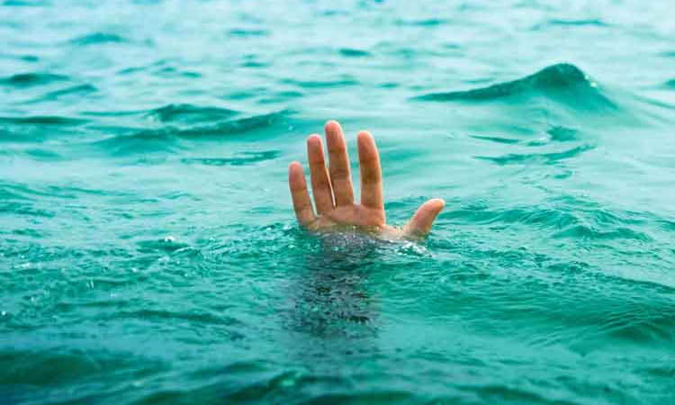 பழவேற்காடு ஏரியில் படகில் இருந்து தவறி விழுந்த இறால் பண்ணை உரிமையாளர் சாவு