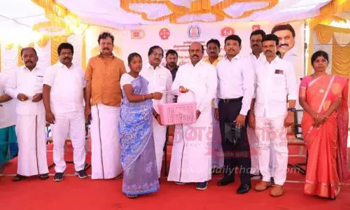 தகுதியானவர்கள் யாரும் விடுபட கூடாதென்று முதல்-அமைச்சர் நடவடிக்கை மேற்கொண்டு வருகிறார் தகுதியானவர்கள் யாரும் விடுபட கூடாதென்று முதல்-அமைச்சர் நடவடிக்கை மேற்கொண்டு வருகிறார்