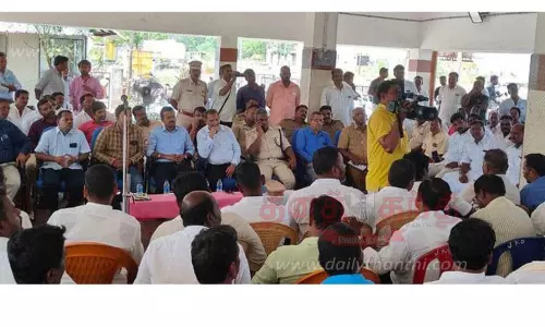 சிறை பிடிக்கப்பட்ட காரைக்கால் மீனவர்களின் 4 படகுகள் விடுவிப்பு