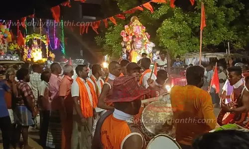 விநாயகர் சிலைகள் ஆற்றில் கரைப்பு