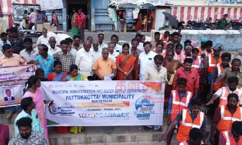 பிளாஸ்டிக் கழிவுகள் அகற்றும் பணி