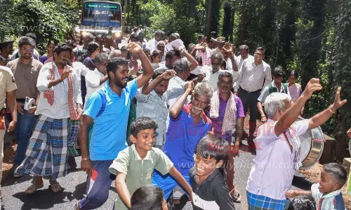 நீண்ட கால கோரிக்கை நிறைவேறியது:ஏற்காடு மலை கிராமத்துக்கு பஸ் வசதிதாரை, தப்பட்டை முழங்க மக்கள் உற்சாக வரவேற்பு