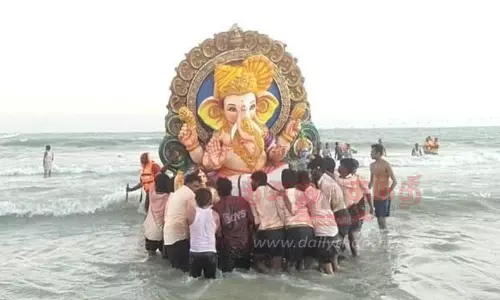 உவரி கடலில் 120 விநாயகர் சிலைகள் கரைப்பு