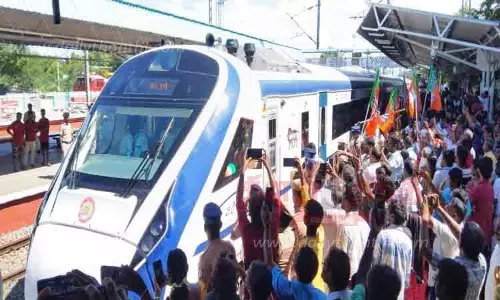 வந்தேபாரத் ெரயிலுக்கு விருதுநகரில்  வரவேற்பு