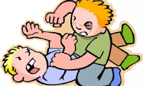 சம்பள பாக்கியை கேட்ட தொழிலாளிக்கு அடி-உதை