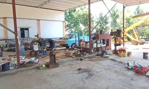 தொழிற்சாலைகளில் உற்பத்தி நிறுத்த போராட்டம்