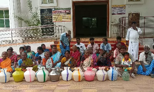 ஒன்றிய அலுவலகத்தை காலிக்குடங்களுடன் பொதுமக்கள் முற்றுகை