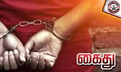 தொழிலாளி கொலையில்  தீயணைப்பு வீரர் உள்பட 4 பேர் கைது