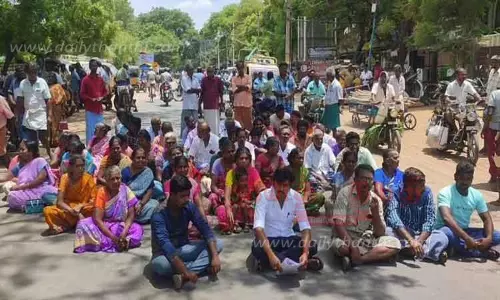 பொதுமக்கள் திடீர் சாலை மறியல் பொதுமக்கள் திடீர் சாலை மறியல்